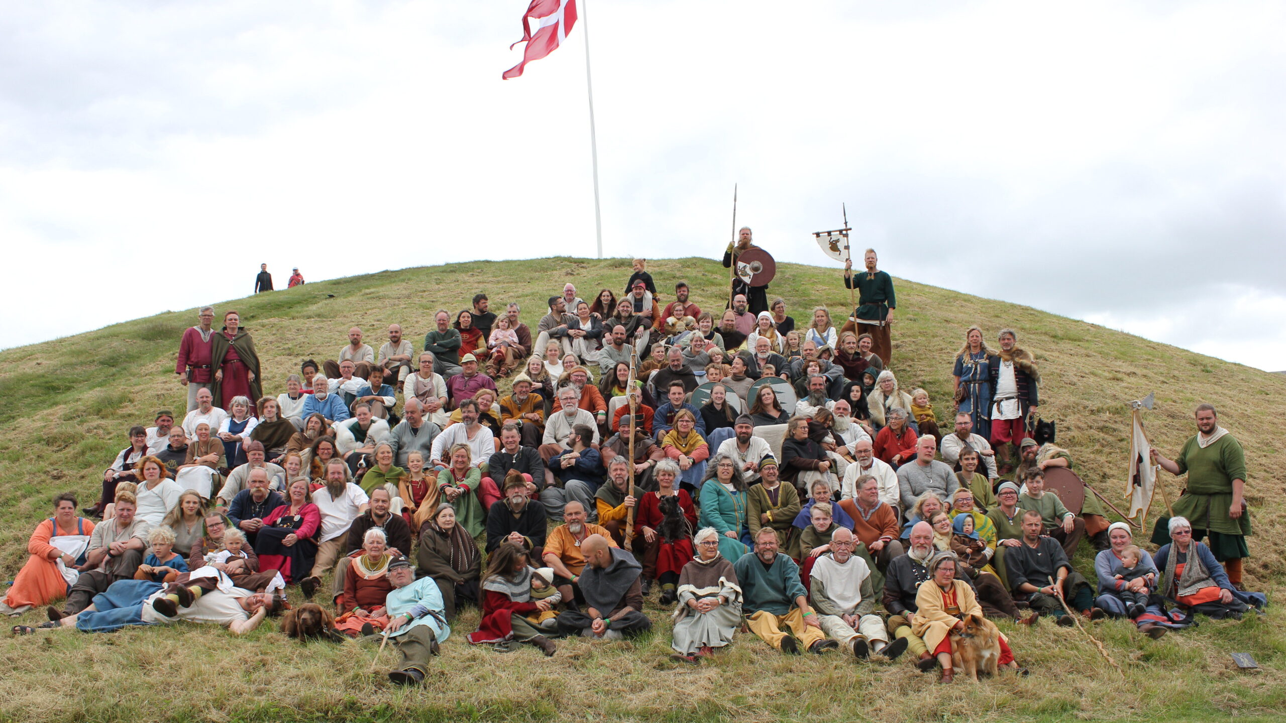 Vikingerne ved vikingemarkedet i Jelling